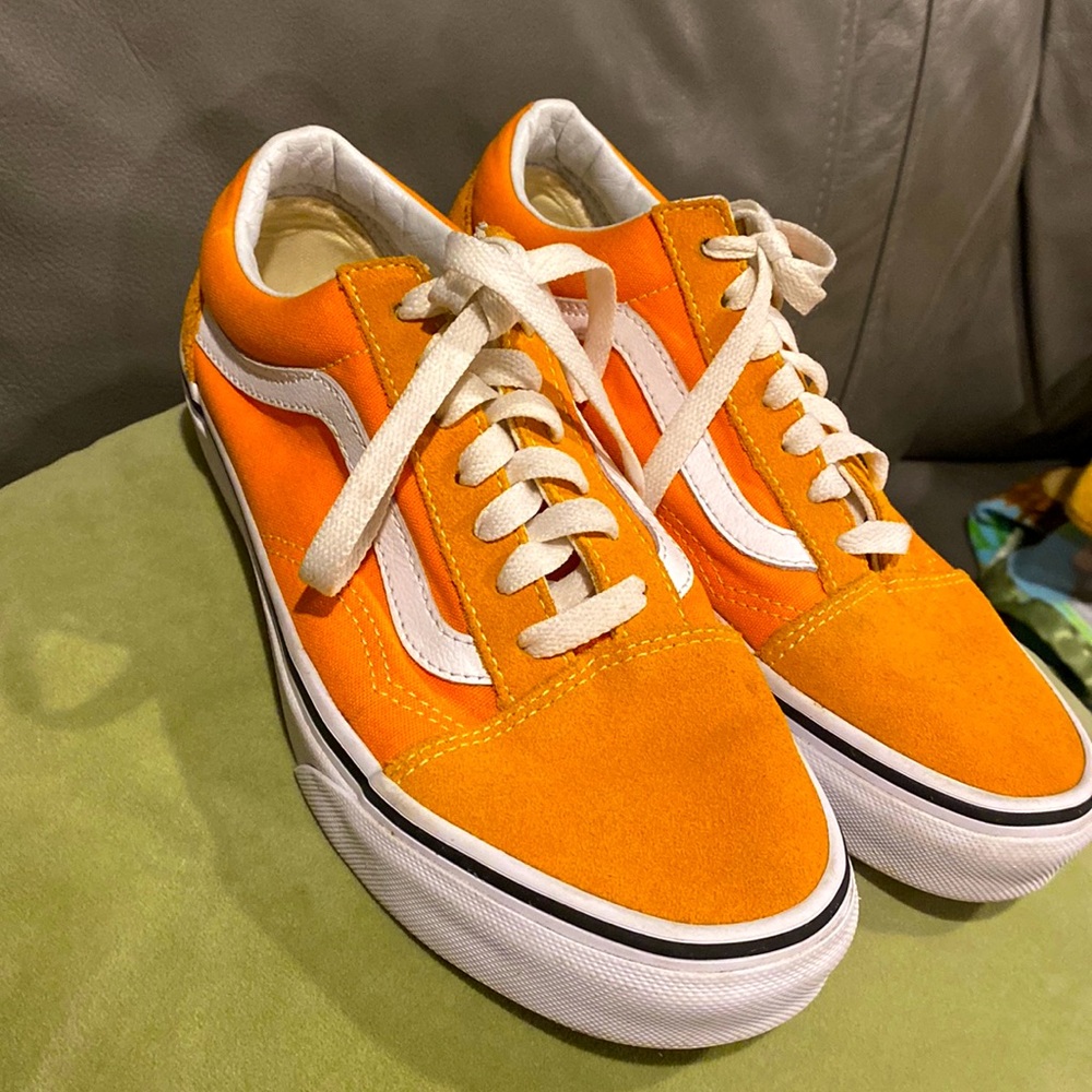 - Old skool vans